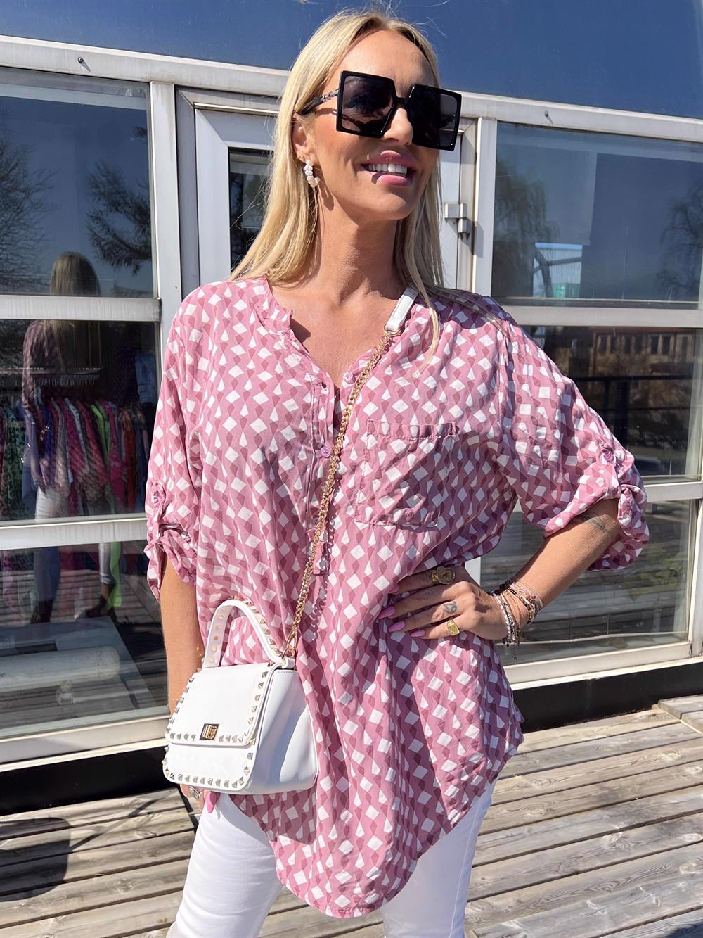 Esther - Skjorta med mönster och ficka på bröstet